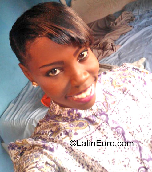 Date this good-looking Jamaica girl Dedra from Kingston JM1081