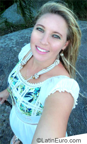 Date this beautiful Brazil girl Thalita from Pinhais BR7568