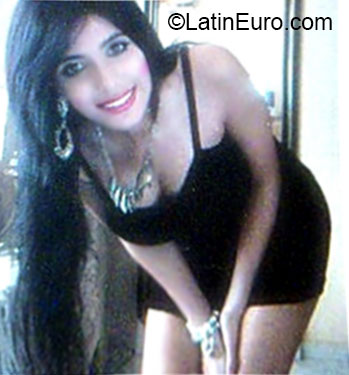 Date this good-looking Brazil girl Kerolayne from Goiania BR7585