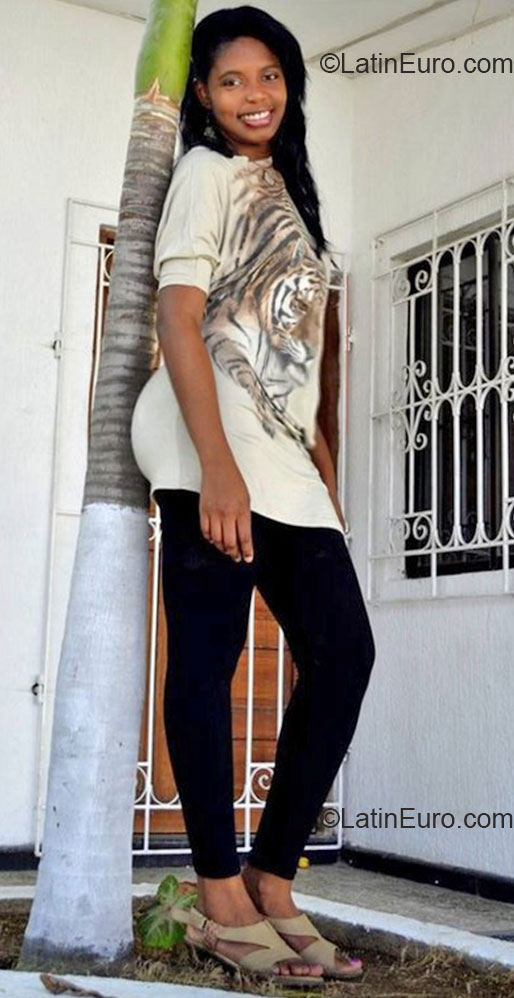 Date this funny Colombia girl Jennifer from Cali CO16082