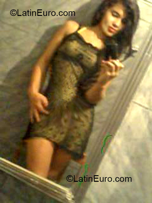 Date this beautiful Brazil girl Roberta from Patos De Minas BR7616