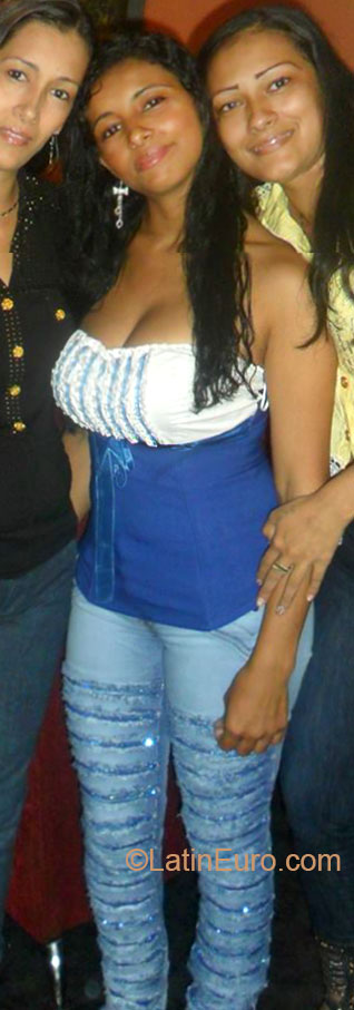 Date this hard body Colombia girl Jhoana from Zarzal CO12515