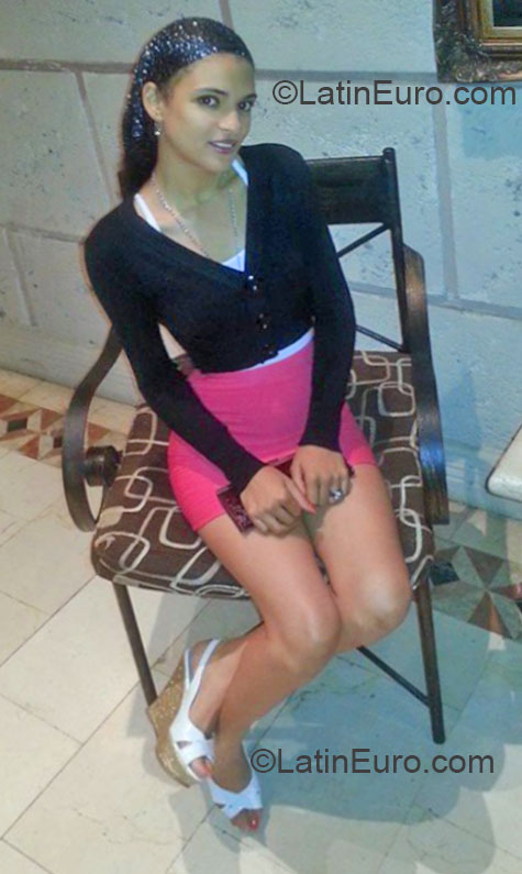 Date this exotic Dominican Republic girl Ruth from Santiago DO15057