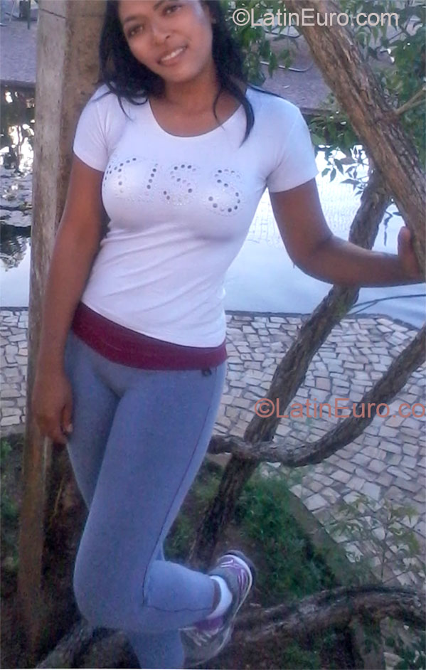Date this voluptuous Brazil girl Rosilene from Belo Horizonte BR7646