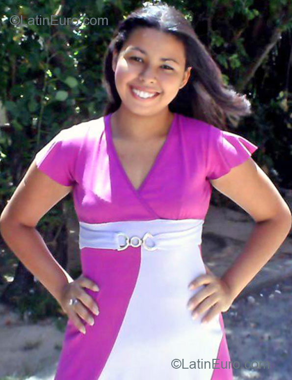 Date this athletic Brazil girl Marils from Recife BR7653