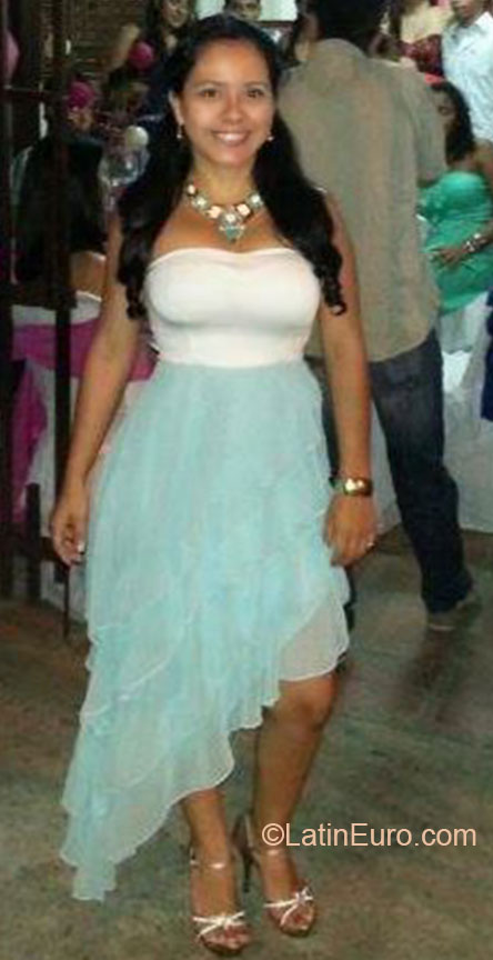 Date this tall Colombia girl Leidy from Cali CO12559
