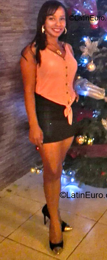 Date this voluptuous Colombia girl Angie from Medellin CO12576