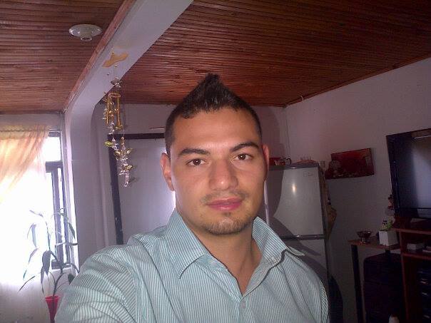 Date this sultry Colombia man Mario andres si from Pereira CO12635