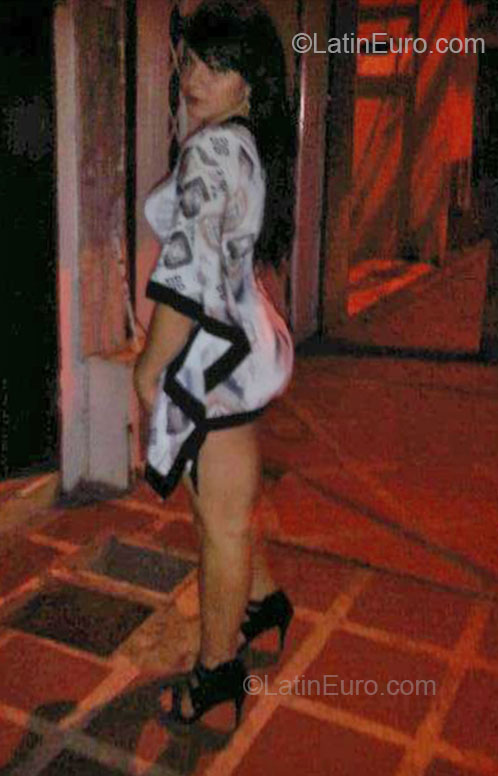 Date this athletic Colombia girl Carolina from Cali CO12653