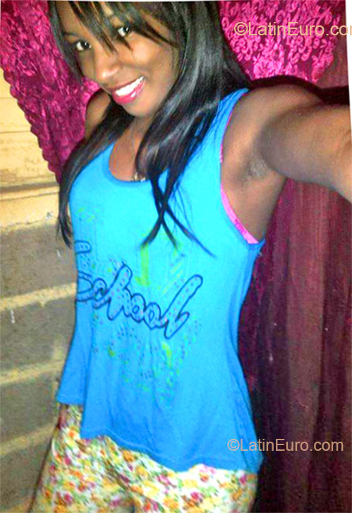 Date this hot Dominican Republic girl Cristina from Santiago DO15242