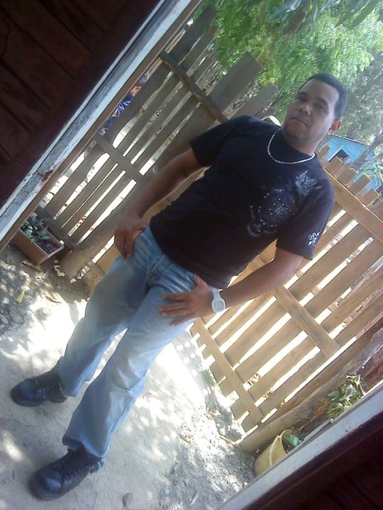 Date this voluptuous Dominican Republic man Carlos jose nue from Mao DO15248