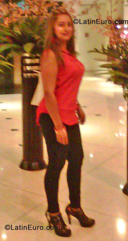 Date this happy Colombia girl Monica from Medellin CO12745
