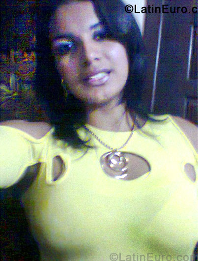 Date this hard body Brazil girl Lorayn from Paranagua BR7701