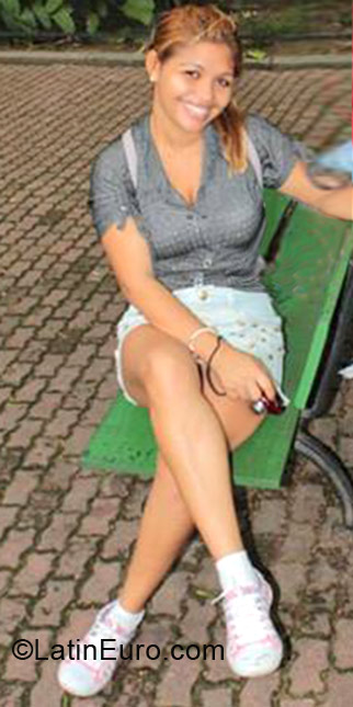 Date this good-looking Brazil girl Aline from Rio de Janeiro BR7705