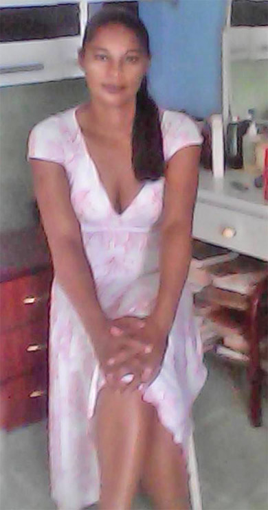Date this nice looking Brazil girl Leticia from Sao Paulo BR7712