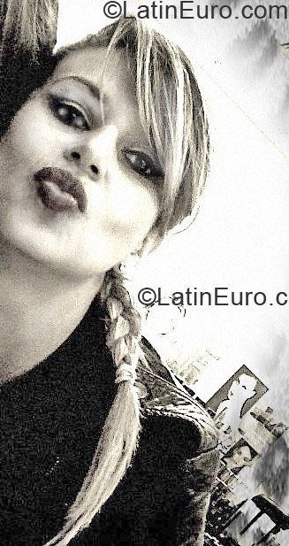Date this sultry Brazil girl Erica from Sao Paulo BR7716