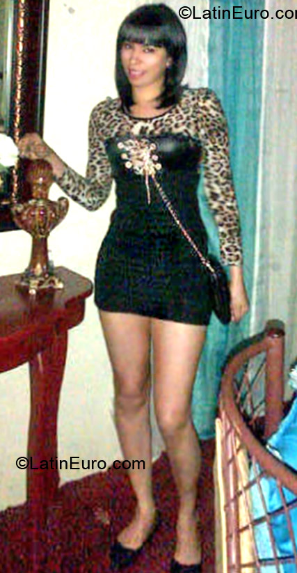 Date this hot Dominican Republic girl Sherlyn from Santiago DO22626