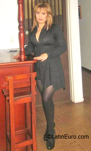 Date this sultry Colombia girl Luzelena from Manizales CO12923
