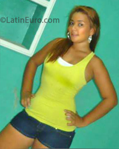 Date this beautiful Colombia girl Stephanie from Santa Marta CO12988