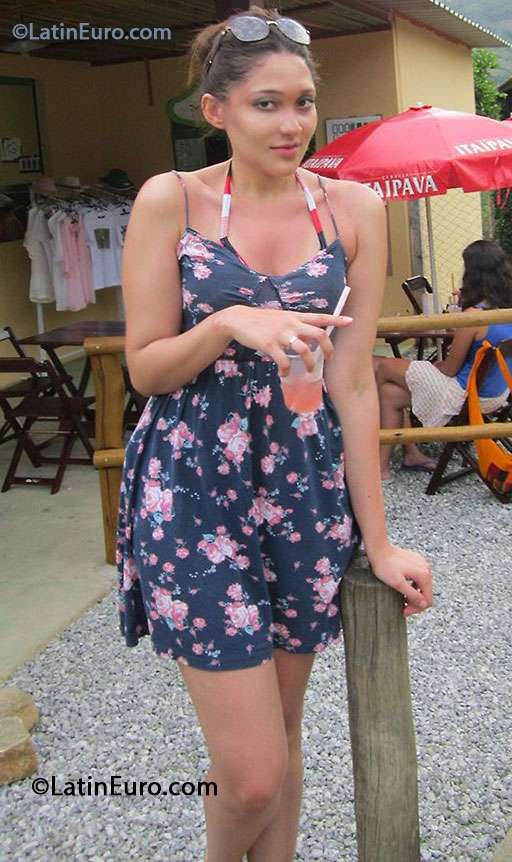 Date this nice looking Brazil girl Amanda from Sao Paulo BR7793