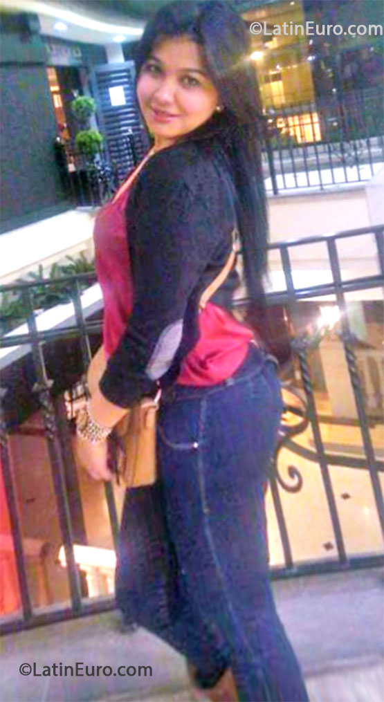 Date this pretty Colombia girl Sofia from Bogota CO13018