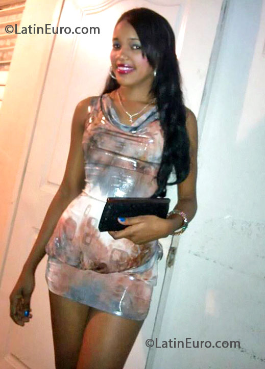 Date this stunning Dominican Republic girl Elizabeth from Santiago DO19822