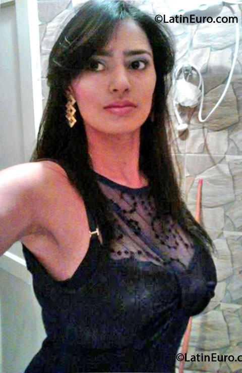 Date this attractive Brazil girl Nilmara from Sao Paulo BR7820