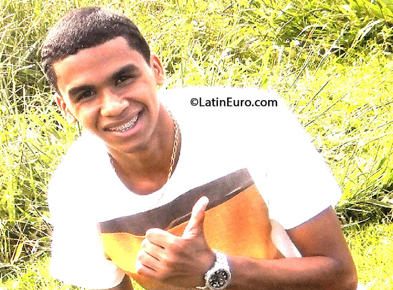 Date this stunning Brazil man Pedro from Belo Horizonte BR7847