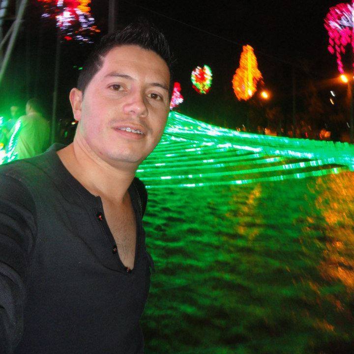 Date this cute Colombia man JULIAN from Bogota CO13223