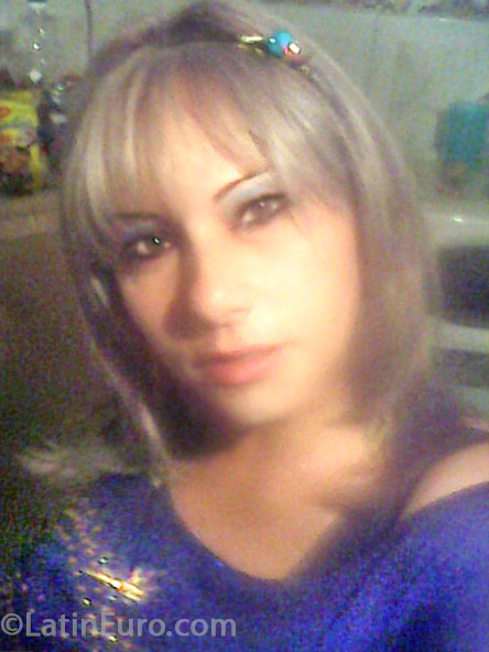 Date this funny Colombia girl Luz from Bogota CO13238