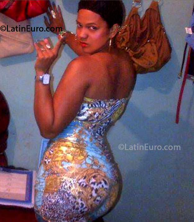 Date this delightful Dominican Republic girl Yasmin from Santo Domingo DO16201