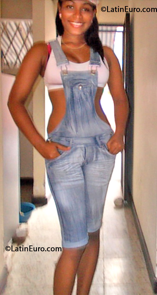 Date this passionate Colombia girl Melba from Cali CO17353