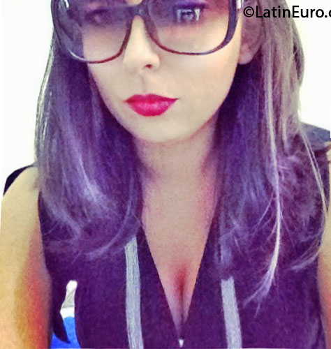 Date this exotic Brazil girl Sheila from Curitiba DO16354