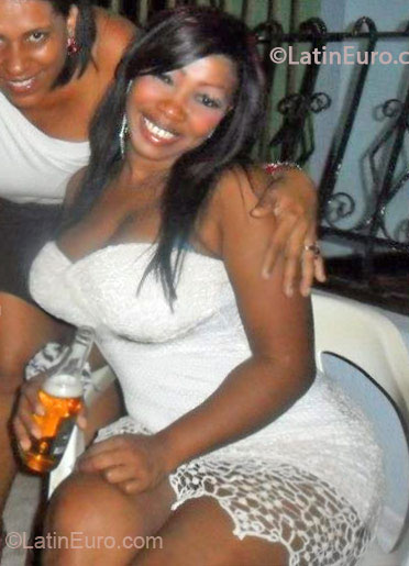 Date this pretty Colombia girl Maria from Barranquilla CO13385