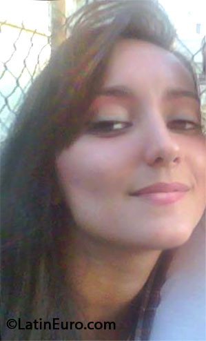 Date this charming Brazil girl Aline from Rio De Janeiro BR7946