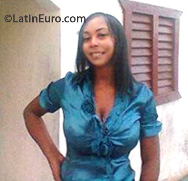 Date this beautiful Dominican Republic girl Kenia from San Juan DO16554