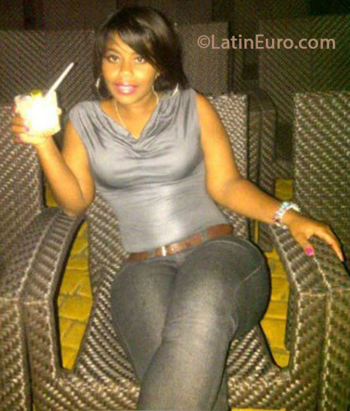 Date this pretty Dominican Republic girl Yocira from Santo Domingo DO16559
