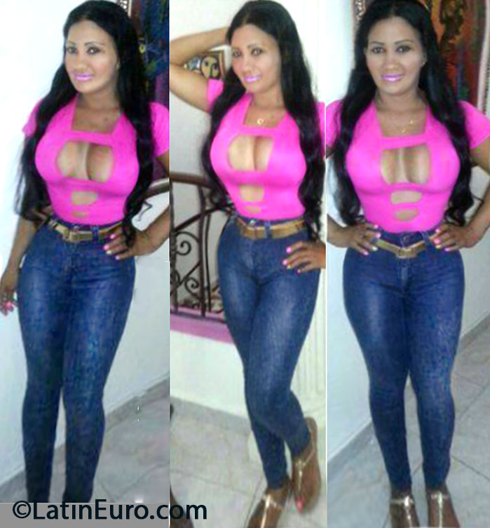 Date this funny Dominican Republic girl Erica80 from Santo Domingo DO16637