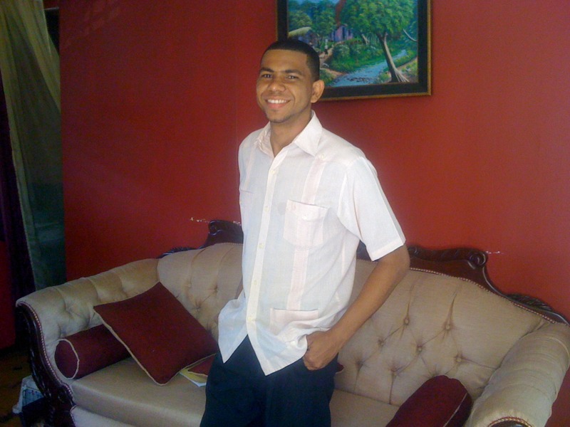 Date this young Dominican Republic man Francis de jesu from Santo Domingo DO16727