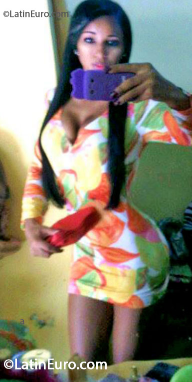Date this delightful Dominican Republic girl Valery from San Cristobal DO16754