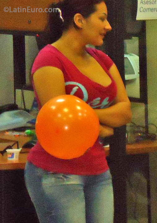 Date this stunning Colombia girl Yadiri from Medellin CO13658