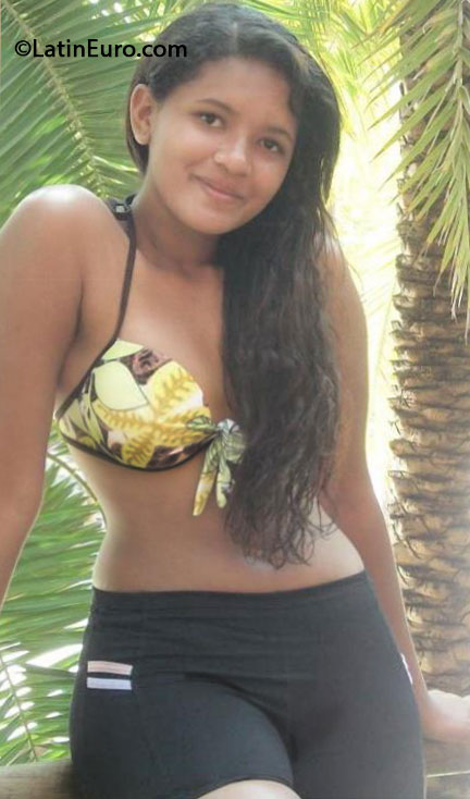 Date this young Brazil girl Anabila from Iturama BR8049