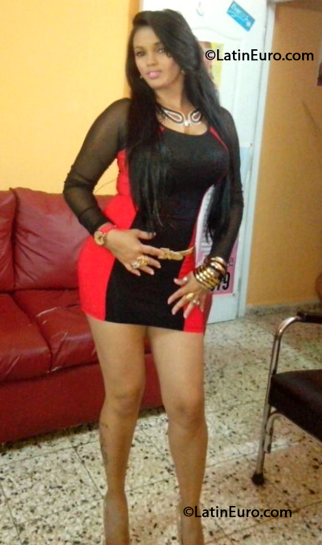 Date this tall Dominican Republic girl Esther from Santo Domingo DO16994