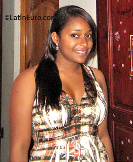 Date this lovely United States girl Jerzekaren from Marlton US14493