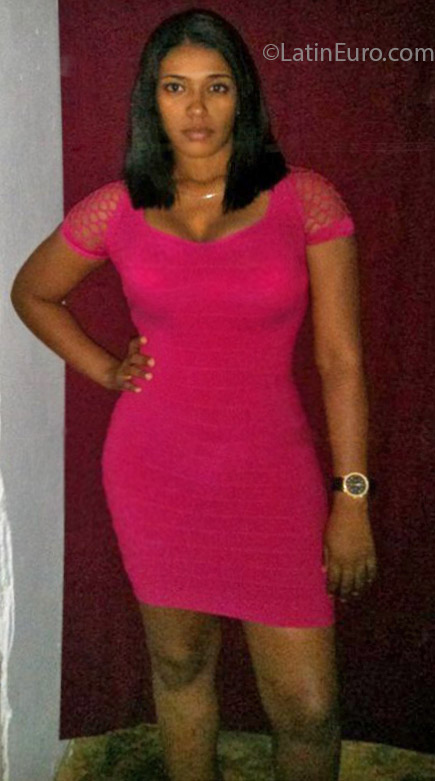 Date this foxy Dominican Republic girl Yesther30 from Santo Domingo DO17058