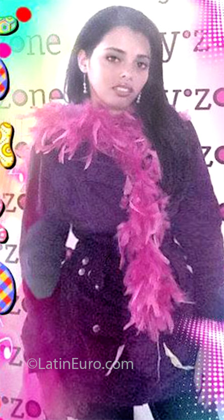 Date this young Colombia girl Laura from Medellin CO13871