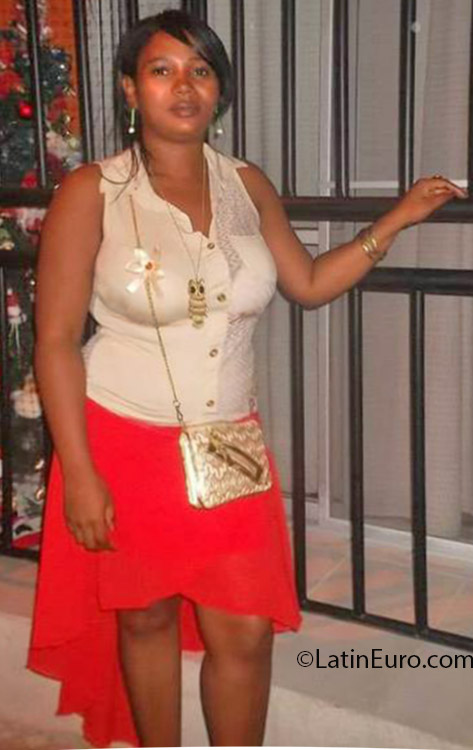 Date this hot Colombia girl Luzma from Cali CO13879