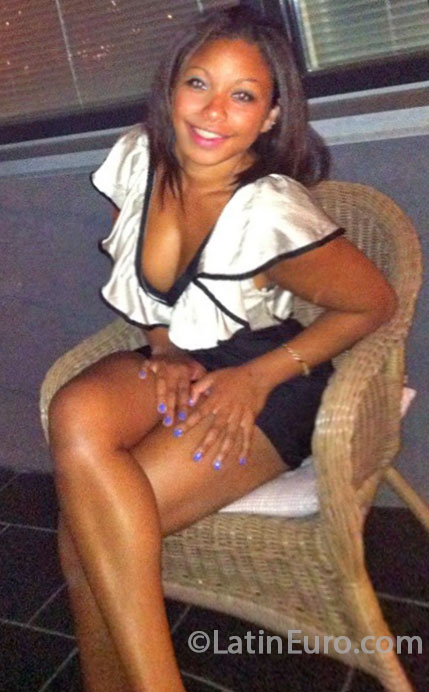 Date this tall Brazil girl Rayara from Brasilia BR8093