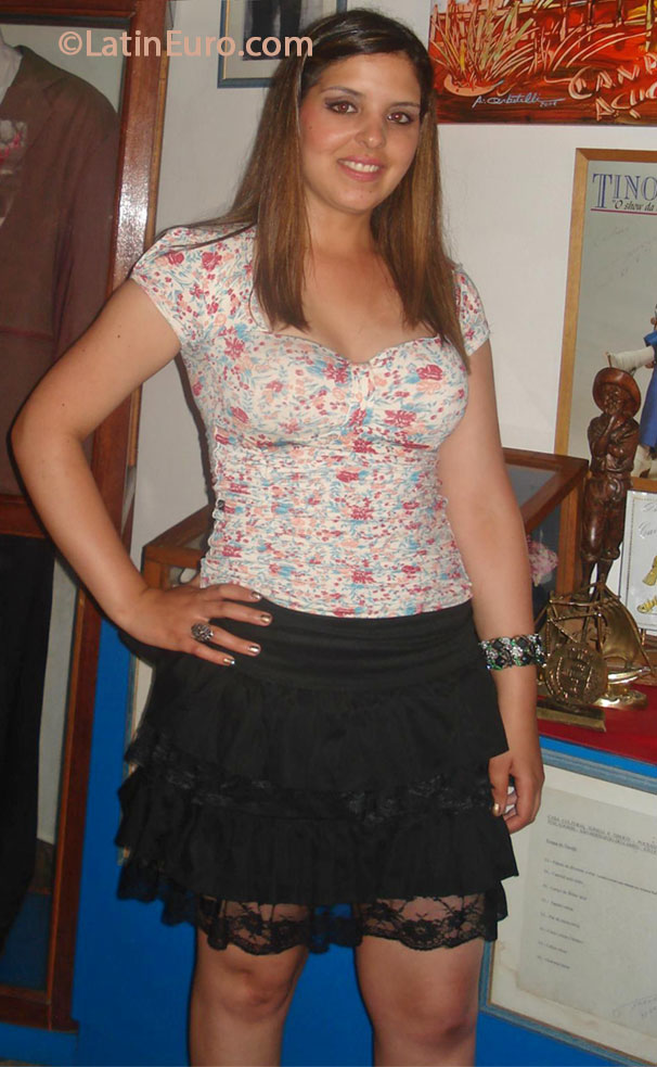 Date this good-looking Brazil girl Thamia from Sao Paulo BR8097