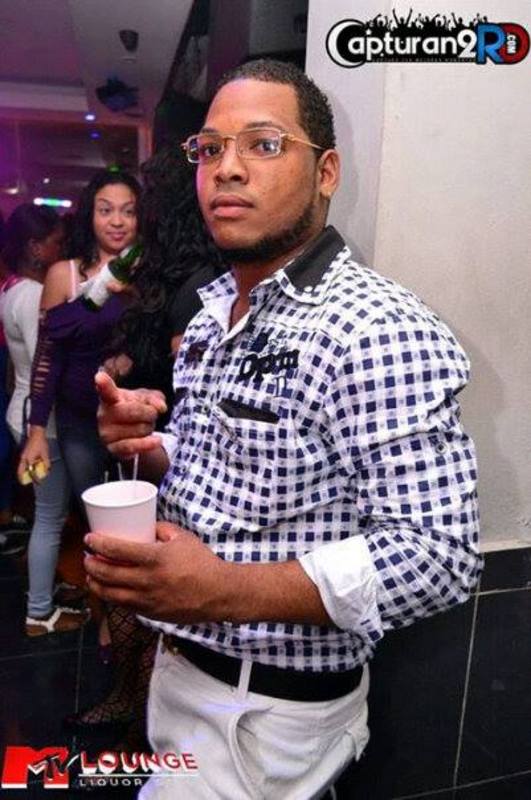 Date this pretty Dominican Republic man Johnny de jesus from Espana DO17209